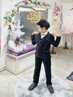 สูทเด็กผู้ชาย(หน้าร้านอยู่รัชดา ลองได้ถ่ายรูปจากชุดจริง)S100 เซ็ตสูท 5 ชิ้น สูทดำแต่งด้ายขาว เชิ้ตขาว มาพร้อมเสื้อกั๊กและโบว์หูกระต่าย กางเกงขายาว สุดเท่ สุดๆ