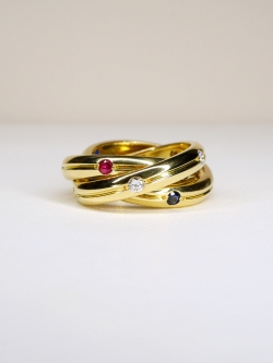 แหวน 1988 Vintage Cartier Trinity With Diamonds, Ruby and Blue Sapphire ทองคำ 18K ไซส์51# +การ์ด (Rare)(Used)(yg)
