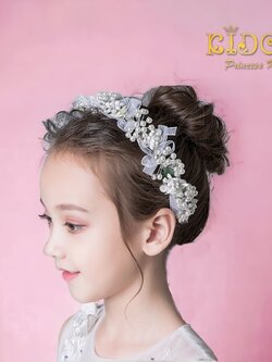 คาดผมเด็กหน้าร้านอยู่รัชดา)KF539 สีขาว เส้นคาดผมช่อดอกไม้สลับมุก น่ารัก