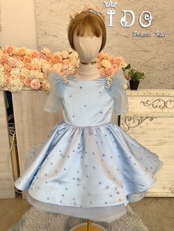 ชุดราตรีเด็ก(หน้าร้านอยู่รัชดา ลองได้ถ่ายรูปจากชุดจริง)W18924 สีฟ้า ประดับขนนก กลิตเตอร์วิ้งวั้ง กระโปรงสั้นฟูชั้นๆ