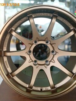 ล้อแม็กซ์ใหม่ขอบ18 Re30 ขนาด6รู139 กว้างหน้า9.5 หลัง10.5 ออฟ20/25