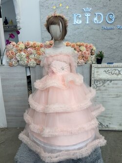 ชุดราตรีเด็ก(หน้าร้านอยู่รัชดา ลองได้ถ่ายรูปจากชุดจริง)W18943 สีชมพู กระโปรงยาว ฟูชั้นๆ ไหล่ระบาย เจ้าหญิงสวยอลัง