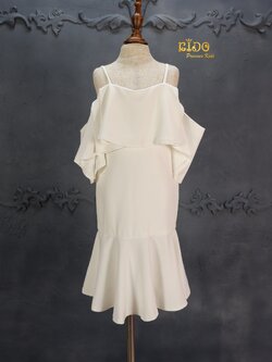 ชุดราตรีเด็ก(หน้าร้านอยู่รัชดา ลองได้ถ่ายรูปเองจากชุดจริง)W18197สีขาว เสื้อสายเดี่ยว เปิดไหล่ระบาย ทรงหางปลาปลาบระบาย มีแขน