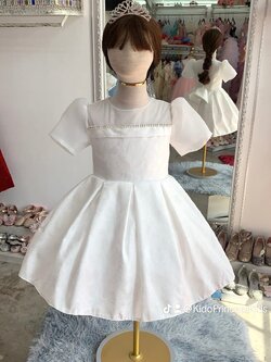 ชุดราตรีเด็ก(ร้านอยู่รัชดา ลองได้ถ่ายรูปจากชุดจริง)W19064 สีขาว กระโปรงสั้น แขนตุ๊กตา จีบรอบ