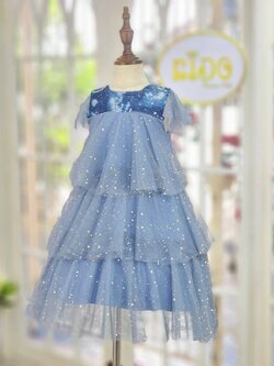 ชุดราตรีเด็ก(หน้าร้านอยู่รัชดา ลองได้ถ่ายรูปเองจากชุดจริง)R213 สีน้ำเงิน เดรสเด็ก ตกแต่งด้วยกลิตเตอร์ทั้งตัว กระโปรงสั้นเป็นชั้นๆ น่ารักมากคะ