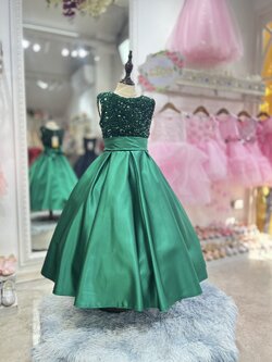 ชุดออกงานเด็ก(หน้าร้านอยู่รัชดา ลองได้ถ่ายรูปจากชุดจริง)W18450 สีเขียว กระโปรงยาว แขนสั้น ดูแพงมากค่ะ