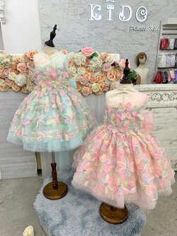 Sชุดราตรีเด็ก(หน้าร้านอยู่รัชดา ลองได้ถ่ายรูปเองจากชุดจริง)W19129 สีชมพู มินท์ กระโปรงสั้น แขนสั้น ดอกไม้น่ารักๆติดรอบชุด