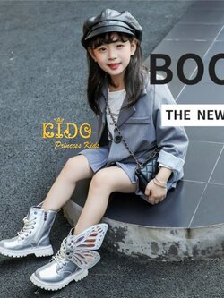 Sบูทเด็ก(หน้าร้านอยู่รัชดา ลองได้)H173 สีดำ เงิน ด้านหน้าร้อยเชือกข้อสั้น ติดปีกผีเสื้อ