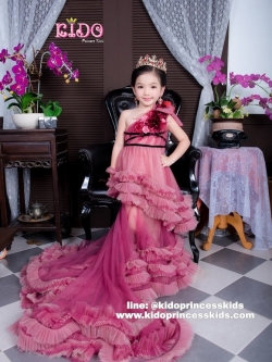 ชุดราตรีเด็ก(หน้าร้านอยู่รัชดา ลองได้ถ่ายองจากชุดจริง)W18015 ชุดราตรีเด็กออกงาน ชุดออกงานเด็กสีม่วงเข้ม กระโปรงหน้าสั้นหลังยาวฟูชั้นๆ หรูมาก