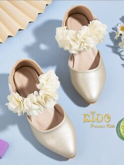 รองเท้าเด็ก(หน้าร้านอยู่รัชดา ลองได้)H177สีทอง เปิดข้าง ประดับดอกไม้ตรงสายรัดรองเท้า สวยสุดเก๋