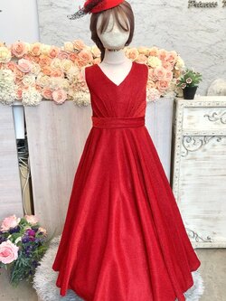 ชุดราตรีเด็ก(ร้านอยู่รัชดา ลองได้ถ่ายรูปจากชุดจริง)W18966 สีแดง คอวีผ้าจีบเงาวิบวับ เรียบสวยหรู