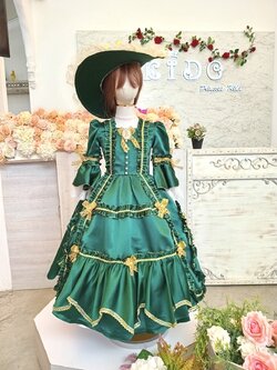 ชุดเดินแบบเด็ก(ร้านอยู่รัชดา ลองได้ถ่ายรูปจากชุดจริง)W18892 สีเขียว ยุควิคตอเรีย กระโปรงยาว