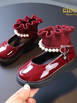รองเท้าเด็ก(หน้าร้านอยู่รัชดา ลองได้)H107สีแดงเข้ม หนังแก้วคาดมุกดูเท่สุดๆ