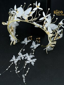 คาดผมเด็ก(หน้าร้านอยู่รัชดา)KF585เส้นคาดผม ตกแต่งด้วยผีเสื้อและดอก สีขาว ประดับด้วยเพชร สวยหวานๆเลยคะ