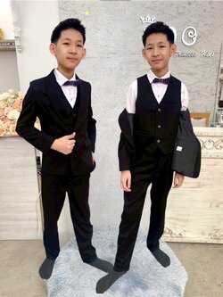 สูทเด็กผู้ชาย(หน้าร้านอยู่รัชดา ลองได้ถ่ายรูปจากชุดจริง)S183 สีดำ เซ็ตสูท6ชิ้น สูท เชิ้ต กั๊ก กางเกง หูกระต่าย เข็มกลัด