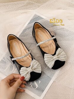 รองเท้าเด็กออกงาน(หน้าร้านอยู่รัชดา ลองได้)H051สีดำ เรียบคาดเพชร แต่งโบว์ติดเพชรและมุก สวยน่ารักหวานๆเลยคะ