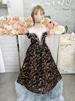 ชุดราตรีเด็ก(หน้าร้านอยู่รัชดา ลองได้ถ่ายรูปเองจากชุดจริง)W19183 สีดำ กระโปรงยาว เปิดไหล่ ติดเกร็ดวิ้งทอง เก๋ไก๋