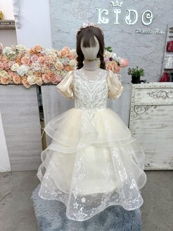 ชุดราตรีเด็ก(หน้าร้านอยู่รัชดา ลองได้ถ่ายรูปจากชุดจริง)W19145 สีขาว กระโปรงยาว คอจีน แขนยาว ประดับเพชร สวยหรู