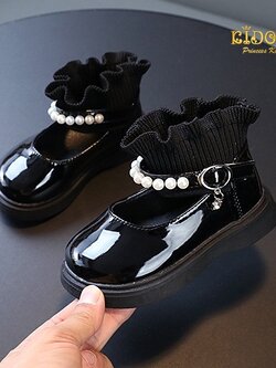 รองเท้าเด็ก(หน้าร้านอยู่รัชดา ลองได้)H107สีดำ หนังแก้วคาดมุกดูเท่สุดๆ