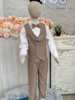 สูทเด็กผู้ชาย(หน้าร้านอยู่รัชดา ลองได้ถ่ายรูปจากชุดจริง)S138เซ็ต4ชิ้น กั๊กสีครีม เสื้อเชิ๊ตหูกระต่ายกางเกงขายาว