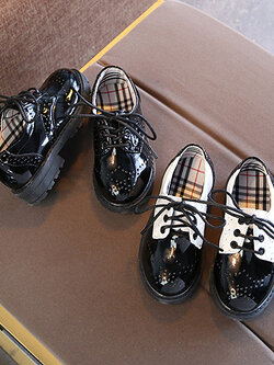 Sรองเท้าเด็กผู้ชาย(หน้าร้านอยู่รัชดา ลองได้)HM127สีดำ สีขาวสลับดำ หนังแก้วผูกเชือก