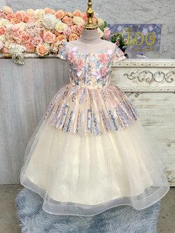 ชุดราตรีเด็ก(หน้าร้านอยู่รัชดา ลองได้ถ่ายรูปจากชุดจริง)W19034 สีครีม ติดดอกไม้น่ารักๆ กระโปรงยาว สวยหวานมากค่ะ