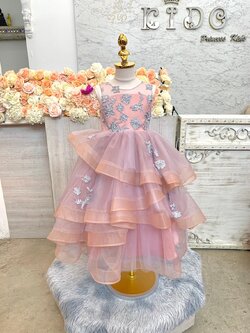 ชุดราตรีเด็ก(หน้าร้านอยู่รัชดา ลองได้ถ่ายรูปจากชุดจริง)W18810 สีม่วงอมชมพู ชุดติดดอกไม้ กระโปรงยาวฟูน่ารักๆ