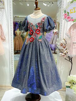 ชุดเจ้าหญิง(หน้าร้านอยู่รัชดา ลองได้ถ่ายรูปจากชุดจริง)W18304สีน้ำเงิน ผ้าวิ้งๆทั้งชุด มีแขน กระโปรงยาว