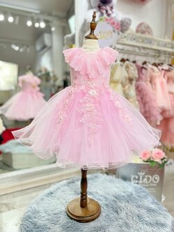 sชุดเดรสเด็ก(หน้าร้านอยู่รัชดา ลองได้ถ่ายรูปจากชุดจริง)N263 สีชมพู ชุดปักลูกไม้ คอระบาย กระโปรงชั้นๆฟู น่ารักสวยใส