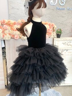 ชุดราตรีเด็ก(หน้าร้านอยู่รัชดา ลองได้ถ่ายรูปจากชุดจริง)W18916 สีดำ กระโปรงหน้าสั้นหลังยาว อกชายฟูๆ คอติด ประดับขนนก