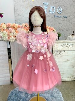 ชุดราตรีเด็ก(หน้าร้านอยู่รัชดา ลองได้ถ่ายรูปจากชุดจริง)W18922 สีชมพู กระโปรงสั้นฟูๆ แขนตั้งฟูๆ น่ารักมากค่ะ