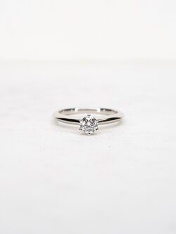 แหวน Tiffany & Co. The Tiffany Setting Platinum 950 with 0.31carat H VVS1 Diamond ไซส์49# +กล่องและCertificate (Used)