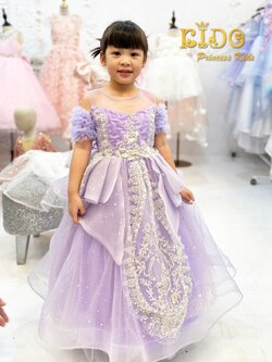 ชุดราตรีเด็ก(หน้าร้านอยู่รัชดา ลองได้ถ่ายรูปเองจากชุดจริง)W18598 สีม่วง กระโปรงยาวแขนตุ๊กตาเอวจีบข้าง