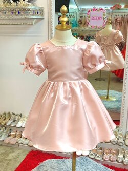 ชุดราตรีเด็ก(หน้าร้านอยู่รัชดา ลองได้ถ่ายรูปจากชุดจริง)W18854สีโอรส คอเหลี่ยมประดับมุกและแขนตุ๊กตา ชุดสั้นน่ารักค่ะ