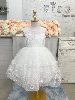 ชุดราตรีเด็ก(หน้าร้านอยู่รัชดา ลองได้ถ่ายรูปจากชุดจริง)B269สีขาว กระโปรงลูกไม้ 2 ชั้น ติดกลิตเตอร์วุ้งวิ้ง