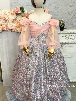 ชุดราตรีเด็ก(ร้านอยู่รัชดา ลองได้ถ่ายรูปจากชุดจริง)W19065สีชมพู ชุดติดดอกไม้ แขนยาว กระโปรงยาว