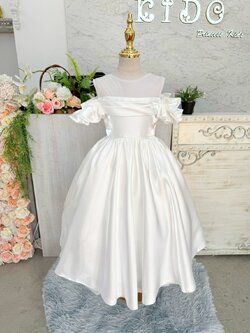 ชุดราตรีเด็ก ชุดเจ้าหญิง (*หน้าร้านอยู่รัชดา*)W19235 สีขาว กระโปรงยาว มีแขน สวยเรียบหรู