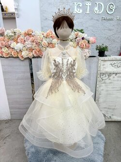 ชุดราตรีเด็ก(หน้าร้านอยู่รัชดา ลองได้ถ่ายรูปจากชุดจริง)W19144 สีครีม กระโปรงยาว คอจีน แขนยาว ประดับเพชร สวยหรู