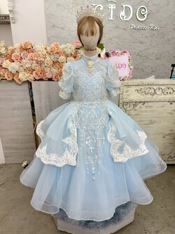 ชุดราตรีเด็ก(หน้าร้านอยู่รัชดา ลองได้ถ่ายรูปเองจากชุดจริง)W19193 สีฟ้า กระโปรงยาว แขนตุ๊กตา ประดับเพชร อลังการ