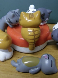 โมเดลแมวน้อยน่ารัก ชุด 7 ตัว ขนาด 1-2 นิ้ว