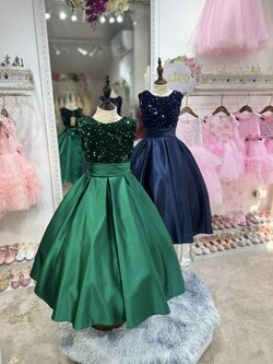 sชุดราตรีเด็ก*หน้าร้านอยู่รัชดา ลองได้ถ่ายรูปจากของจริง*W18450 สีเทา สีดำ สีน้ำเงิน สีเขียว กระโปรงยาว แขนสั้น ดูแพงมากค่ะ