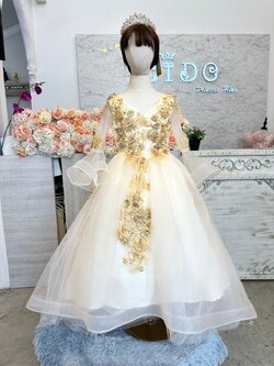 ชุดราตรีเด็ก(หน้าร้านอยู่รัชดา ลองได้ถ่ายรูปจากชุดจริง)W18917 สีทอง กระโปรงสั้น แขนสามส่วนบานระบาย