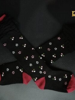 ถุงเท้าเด็ก(มีหน้าร้านอยู่รัชดา)M436 ถุงเท้าสีแดง ยาวใกล้เข่า ลายดอกไม้และลูกเชอร์รี่