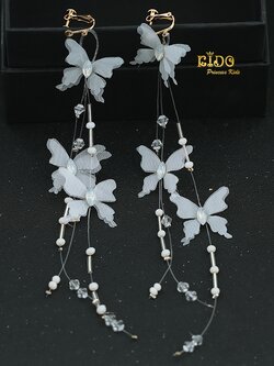 ต่างหู(หน้าร้านอยู่รัชดา)KF646 ต่างหู ตกแต่งด้วยผีเสื้อและดอก สีขาว ประดับด้วยเพชร สวยหวาน