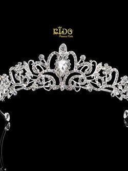 มงกุฎเด็ก(หน้าร้านอยู่รัชดา)KF684 สีเงิน มงกุฎเจ้าหญิง ลายโค้งเพชรกลาง สวยหรู