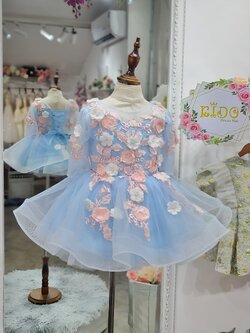 ชุดราตรีเด็ก(หน้าร้านอยู่รัชดา ลองได้ถ่ายรูปจากชุดจริง)W18640 สีฟ้า แขนสามส่วน กระโปรงสั้น