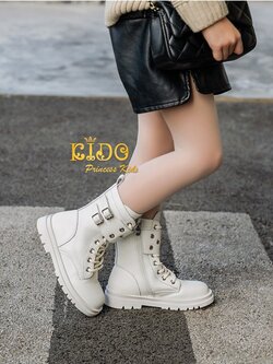 บูทเด็ก(หน้าร้านอยู่รัชดา ลองได้)H174 สีขาว ด้านหน้าคาดเข็มขัดข้อสั้น แบบเท่ๆ