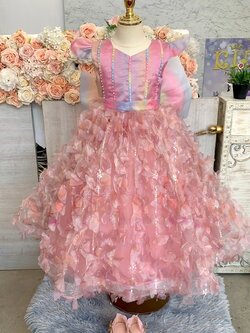 ชุดราตรีเด็ก(ร้านอยู่รัชดา ลองได้ถ่ายรูปจากชุดจริง)W19000 สีชมพูสายรุ้ง ชุดติดดอกไม้ทั้งชุด กระโปรงยาวฟู สวยน่ารักมากค่ะ