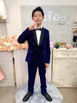 สูทเด็กผู้ชาย(หน้าร้านอยู่รัชดา ลองได้ถ่ายรูปจากชุดจริง)S176 สีน้ำเงิน เซ็ตสูท4ชิ้น ผ้าประกายวิ้ง สูท เสื้อเชิ้ต กางเกง หูกระต่าย