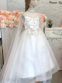 ชุดราตรีเด็ก(หน้าร้านอยู่รัชดา ลองได้ถ่ายรูปจากชุดจริง)W18957 สีขาว กระโปรงยาว ผ้าคลุมหลังยาว สวยหรู